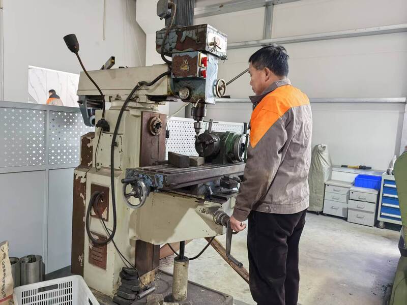 Hongqi Automatic Control (Jiangsu) Co., Ltd. manufacturer production line